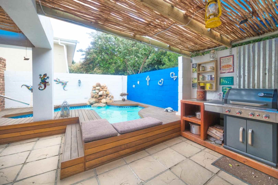 5 Bedroom Property for Sale in Fisherhaven Western Cape